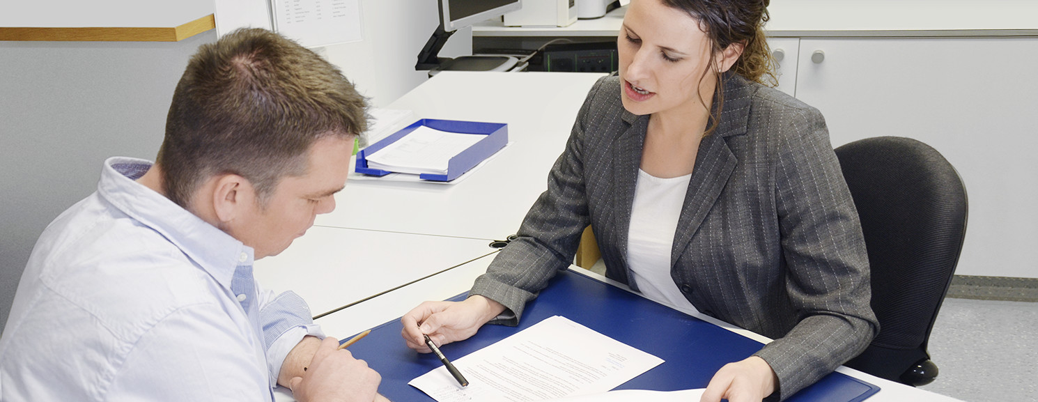 Personalvermittlung Pflege | flexMedics in Aarau | Personal Büro Gesundheitswesen | Mann und Frau