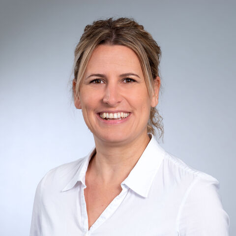 Personalvermittlung Pflege - Personal Büro Gesundheitswesen | Team | Debora Wetter 03