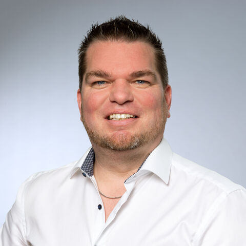 Personalvermittlung Pflege - Personal Büro Gesundheitswesen | Team | Bernhard Engstler 03